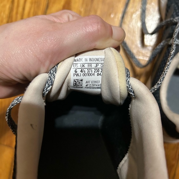 Adidas Sooraj EE9933 Size 6 Black & Taupe Womens Running Training Shoes - Picture 10 of 10